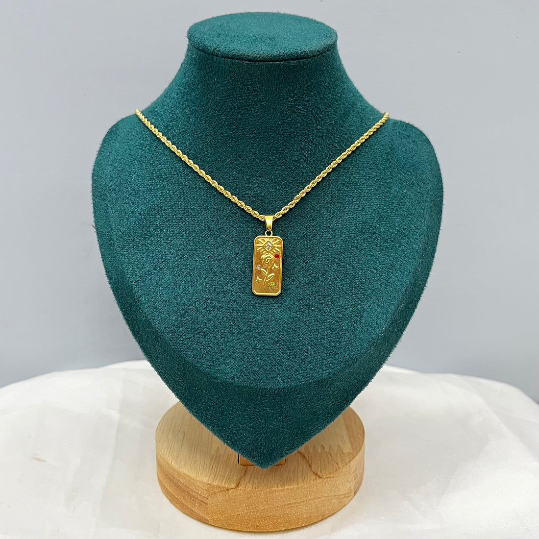 GOLDEN TAROT NECKLACE