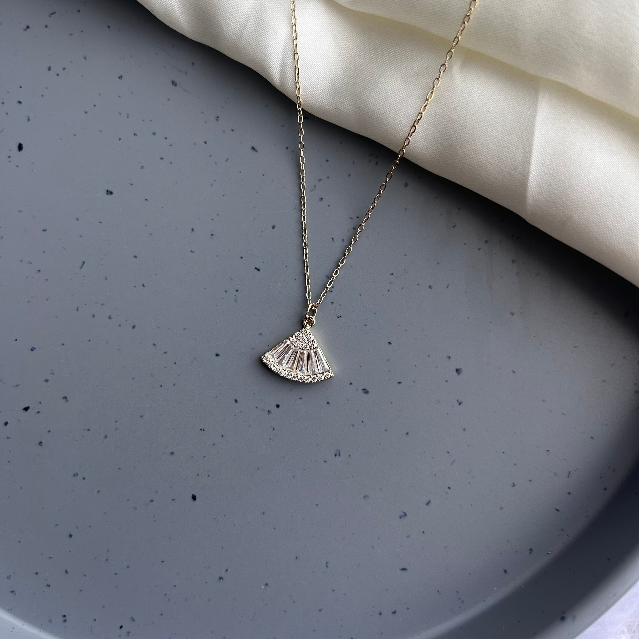 FALLEN STAR DIAMOND NECKLACE - 18K Gold Plated