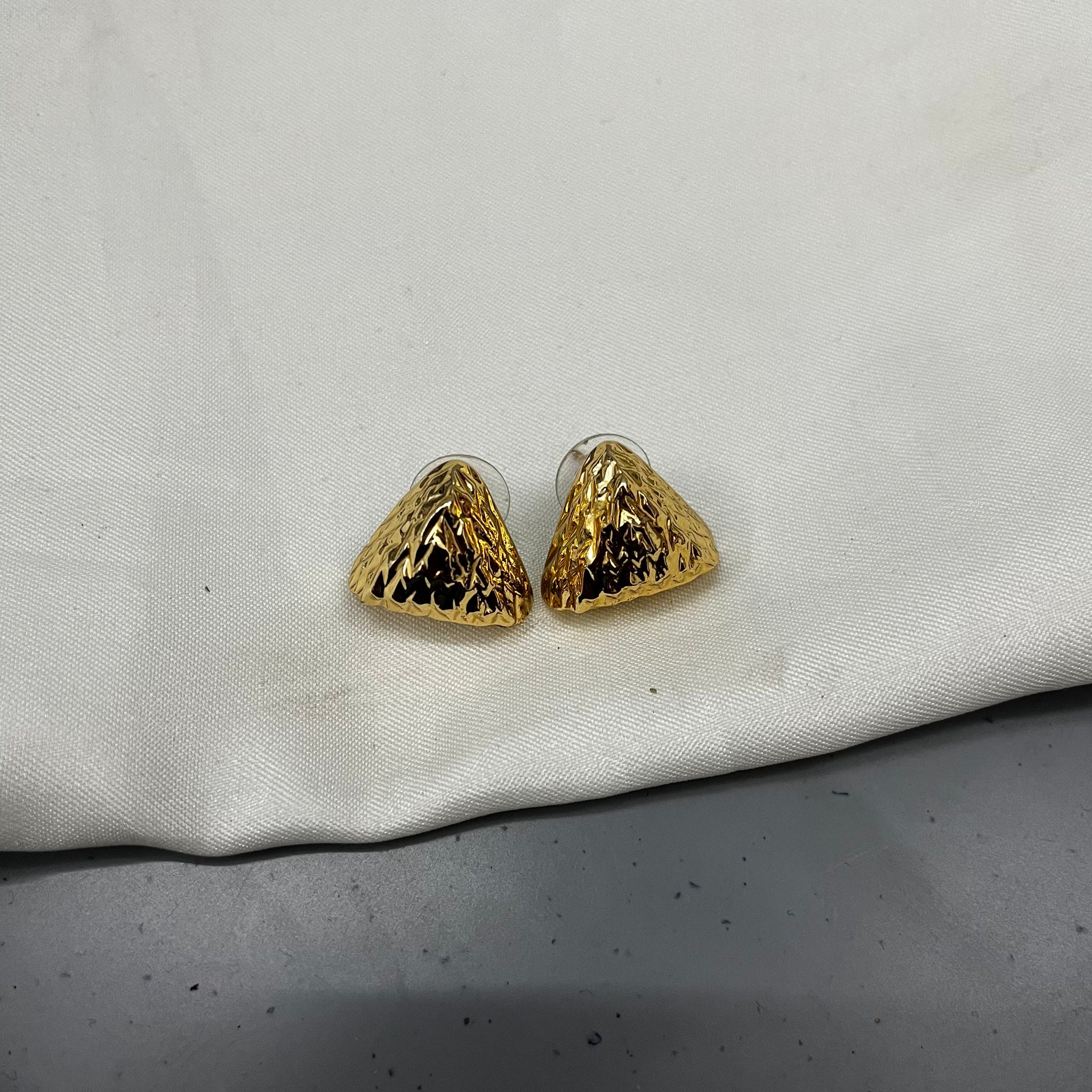 MIA TRIANGLE STUDS