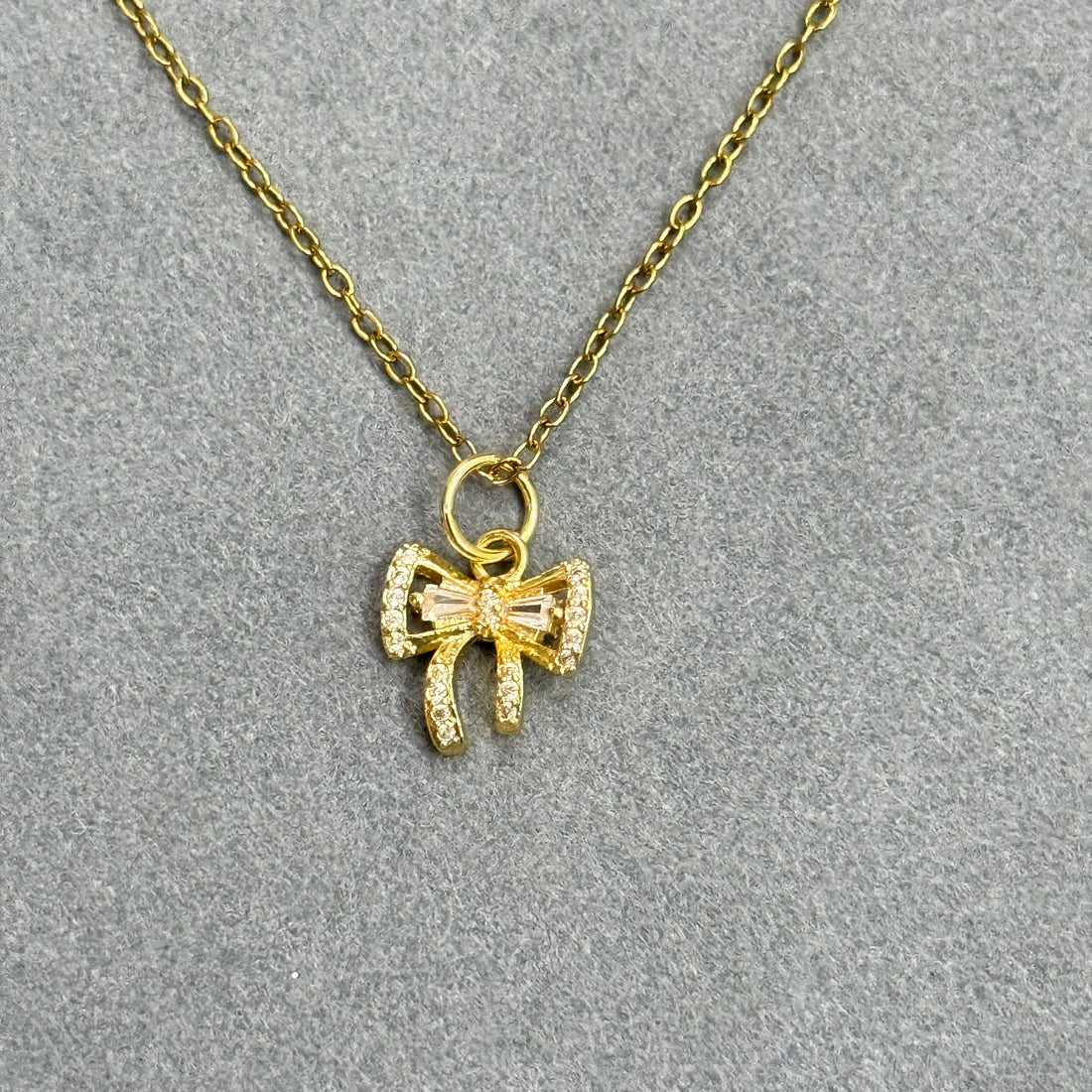CROSS THE BOW NECKLACE