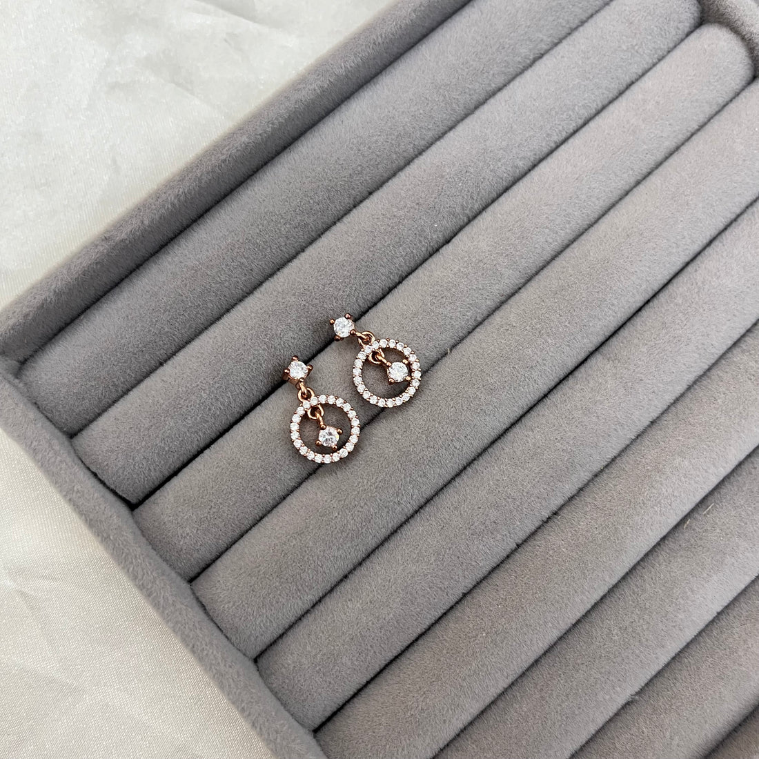 ROYAL STUD EARRINGS