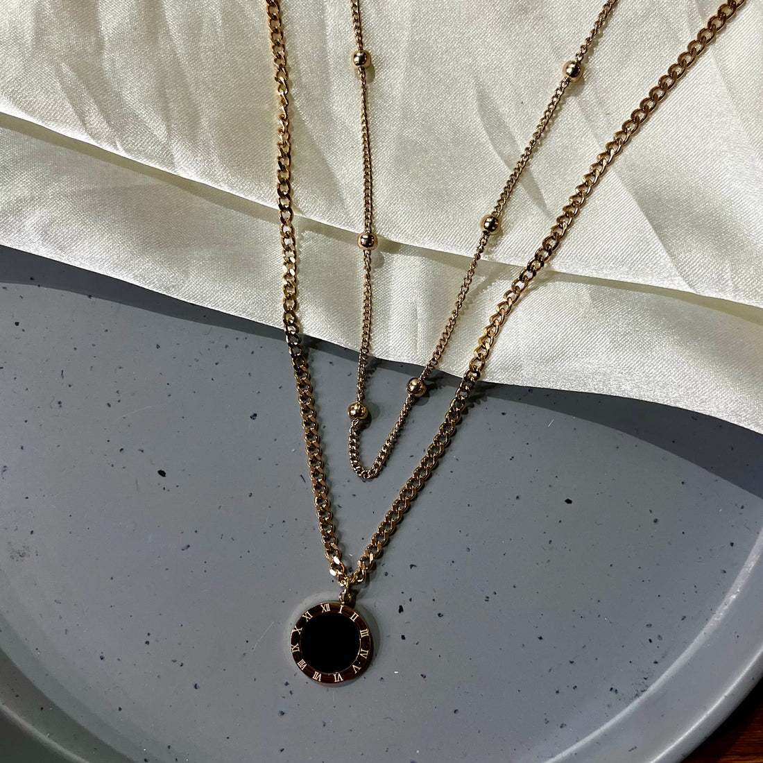 BLACK DOUBLE LAYERED CHAIN
