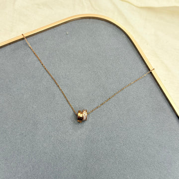 THREE ROUND CIRCLE CHAIN