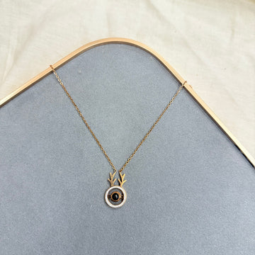 PROJECTION ROUND NECKLACE
