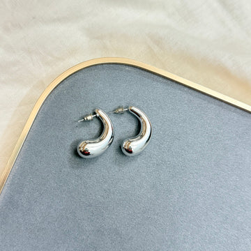 RETRO METALIC HOOP EARRINGS