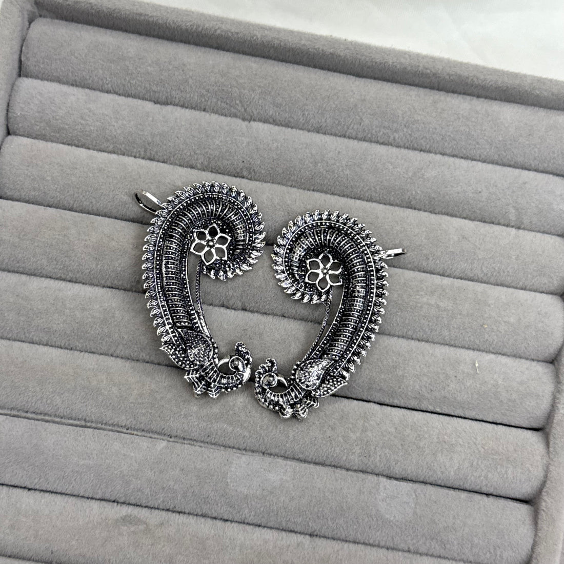 DEVI DIVYA CUFF EARRING