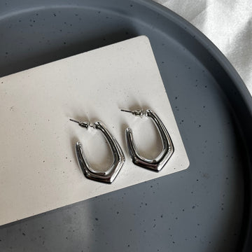 GEOMETRICAL HOOP EARRINGS