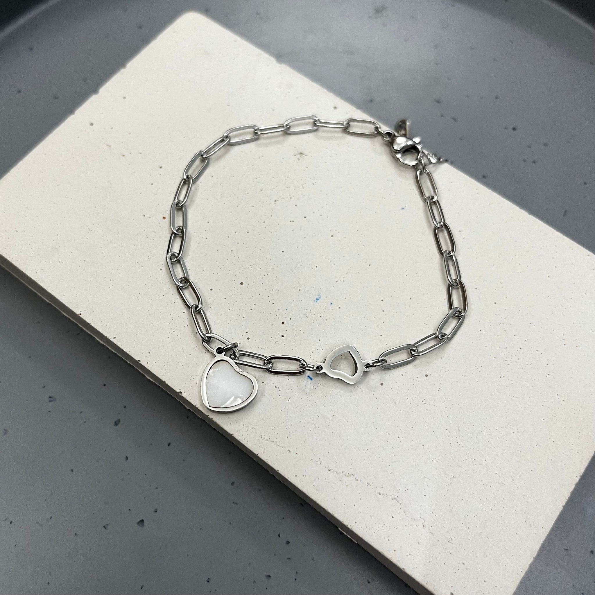 HEART SILVER CHAIN BRACELET