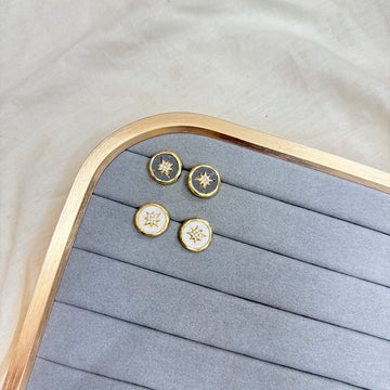 DAINTY STUD