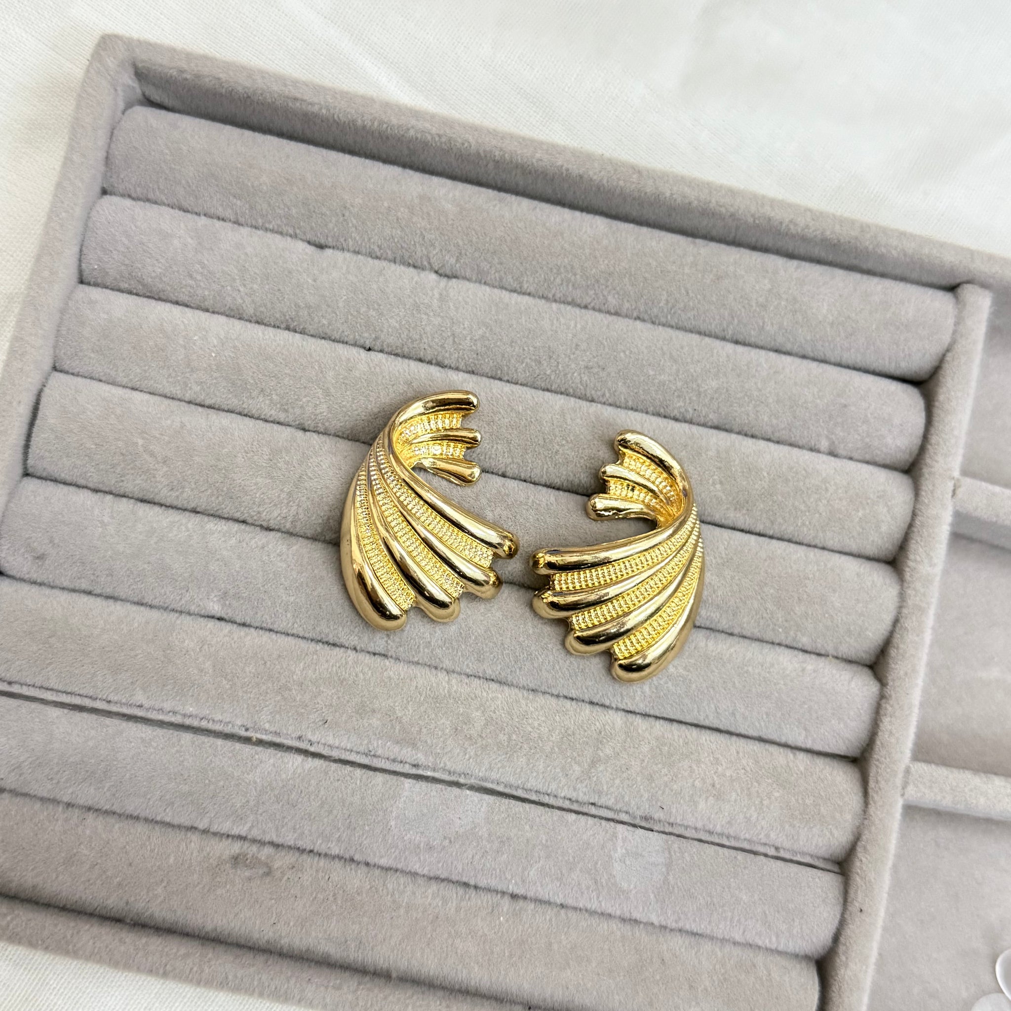LUXE CHUNKY EARRING