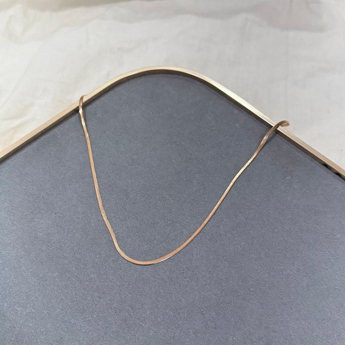 THIN SNAKE CHAIN