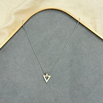 SILVER TRIANGLE NECKLACE