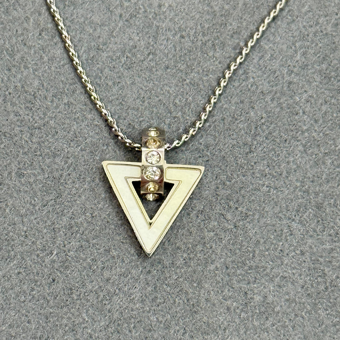 SILVER TRIANGLE NECKLACE